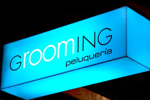 Caja de luz publicitaria para peluquería Grooming