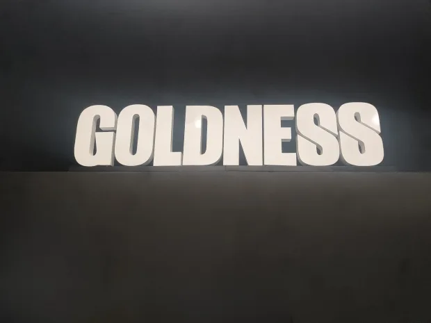 Rótulo GOLDNESS en Madrid