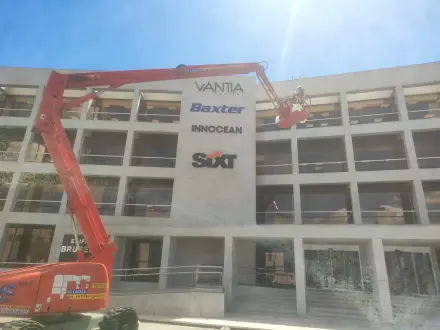 7 Errores al Instalar un Rótulo en Madrid (Evita Multas y Gastos)
