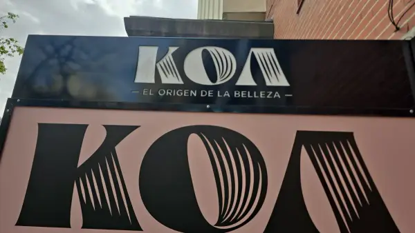 Rótulo de Gavalmedia para Peluquería KOA