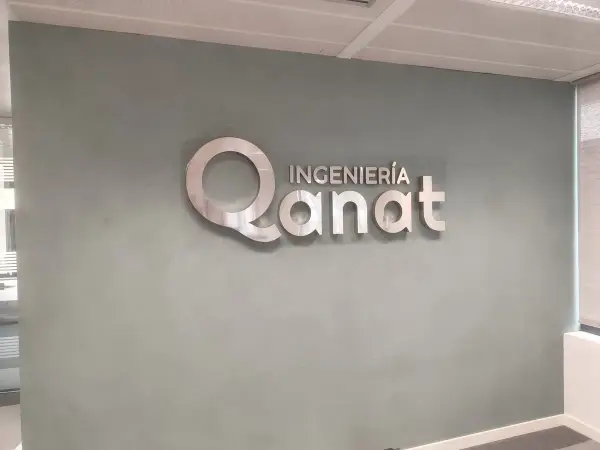 Rótulo de Gavalmedia para Qanat Ingeniería