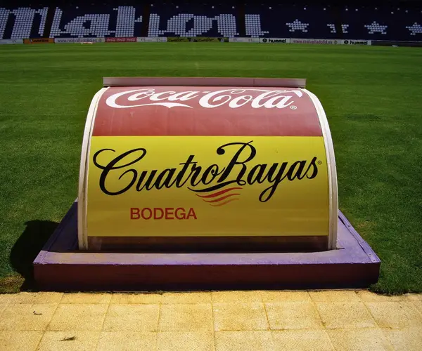 Rótulo de Gavalmedia para Bodega Cuatro Rayas