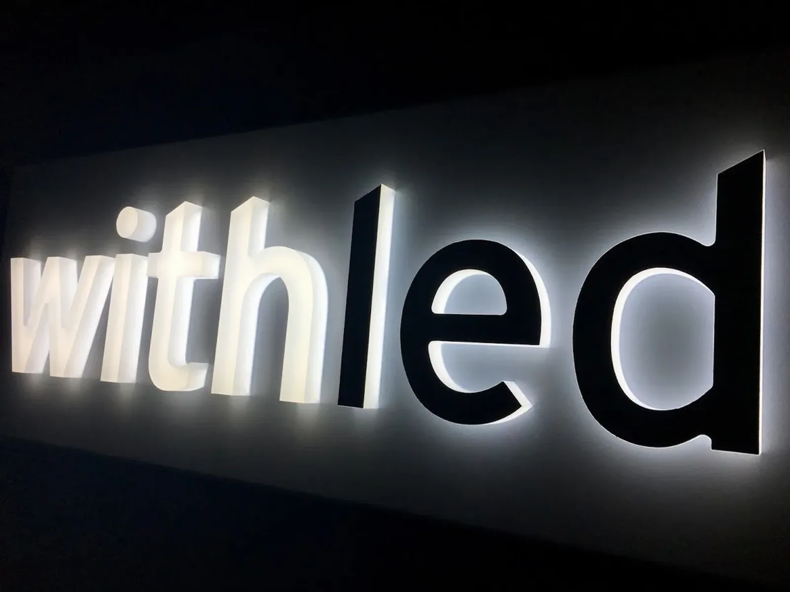 Letras luminosas en Madrid: tipos y precios en 2026