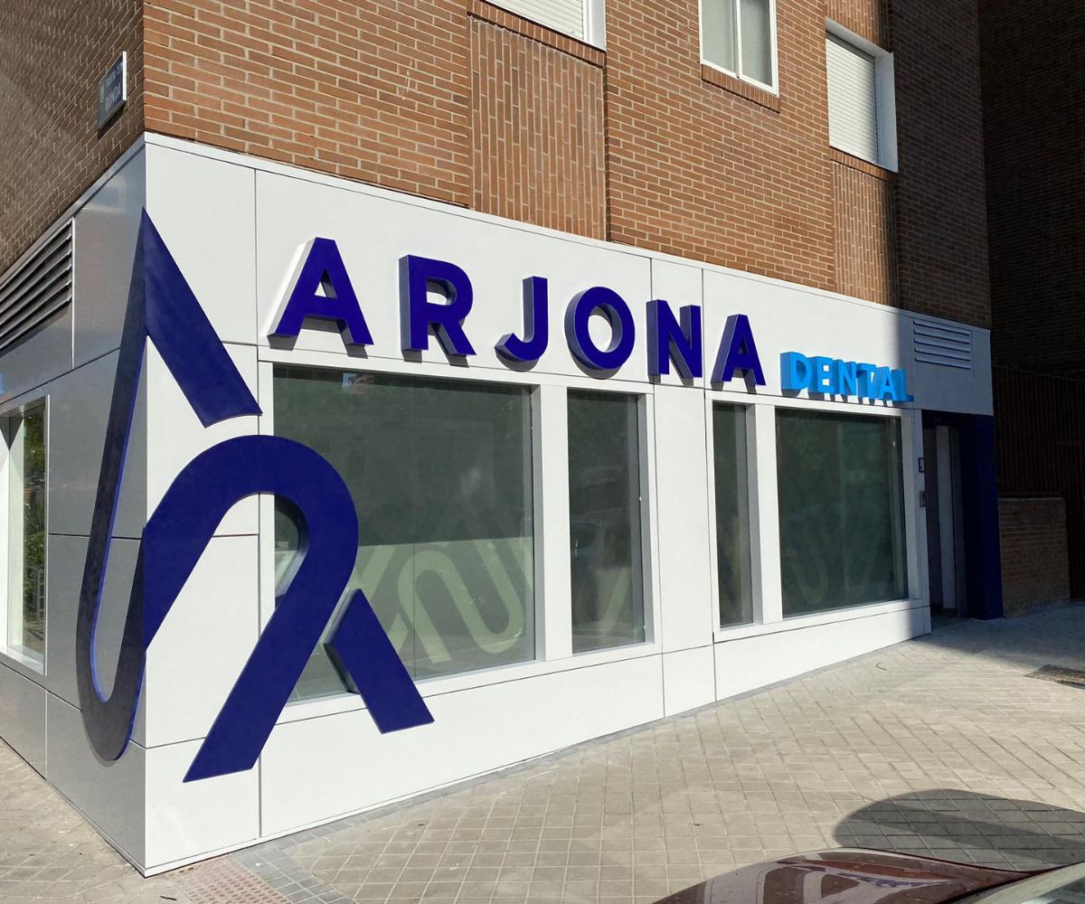 Rotulos Madrid - Gavalmedia - Trabajos realizados - Arjona Dental